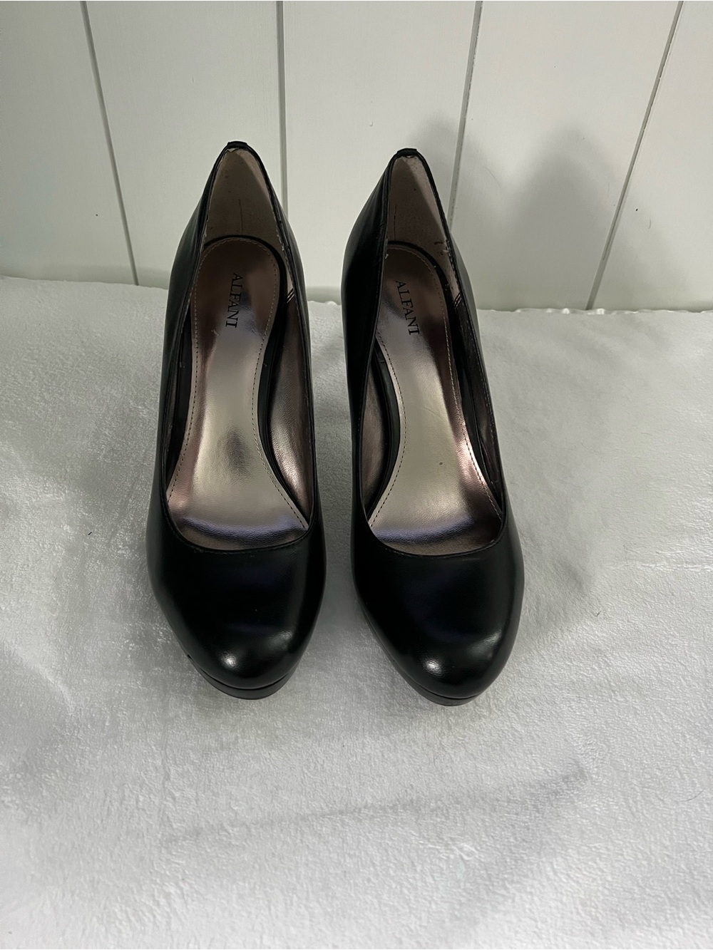 ALFANI Black Leather Classic High Heel Pumps